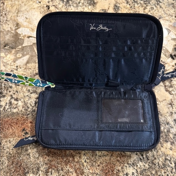Vera Bradley Retired Daisy Daisy Zip Around Wallet - Picture 2 of 3